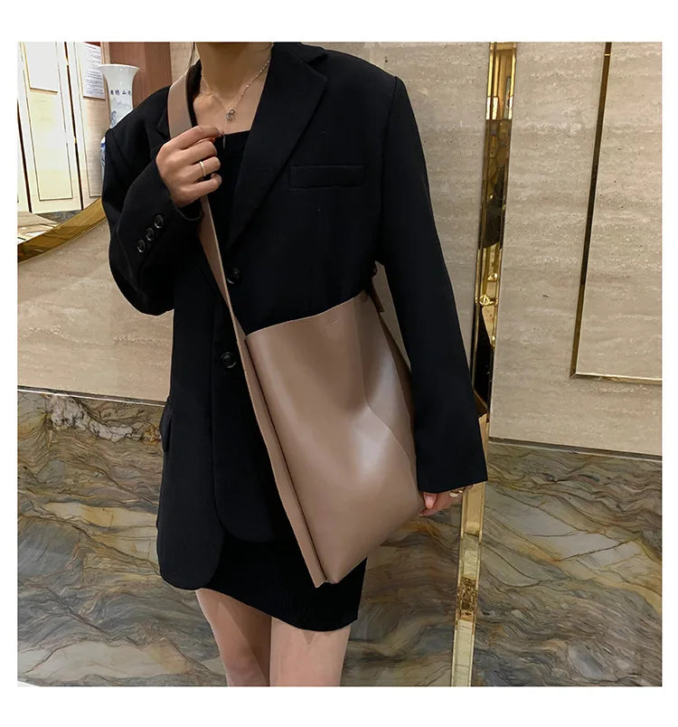 Leather Tote Bag Women's Retro Soft Leather Underarm Bag 2023 New Autumn Winter Large Capacity Commute Bucket Shoulder Bag Trend