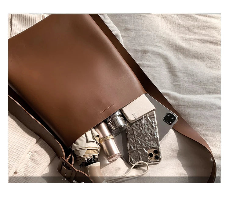 Leather Tote Bag Women's Retro Soft Leather Underarm Bag 2023 New Autumn Winter Large Capacity Commute Bucket Shoulder Bag Trend