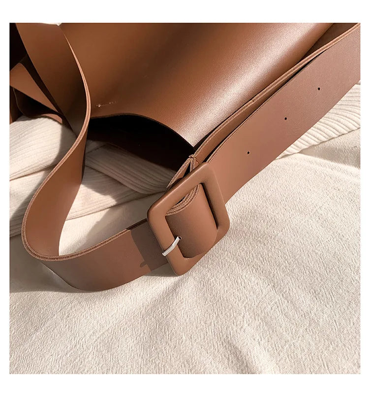 Leather Tote Bag Women's Retro Soft Leather Underarm Bag 2023 New Autumn Winter Large Capacity Commute Bucket Shoulder Bag Trend