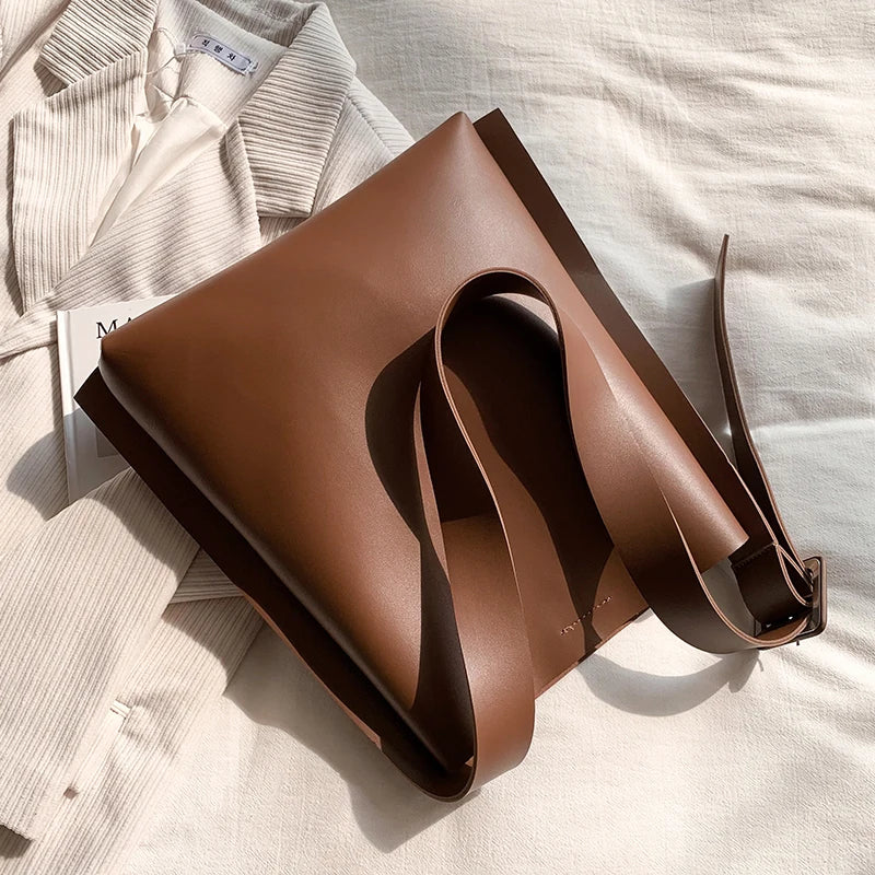 Leather Tote Bag Women's Retro Soft Leather Underarm Bag 2023 New Autumn Winter Large Capacity Commute Bucket Shoulder Bag Trend